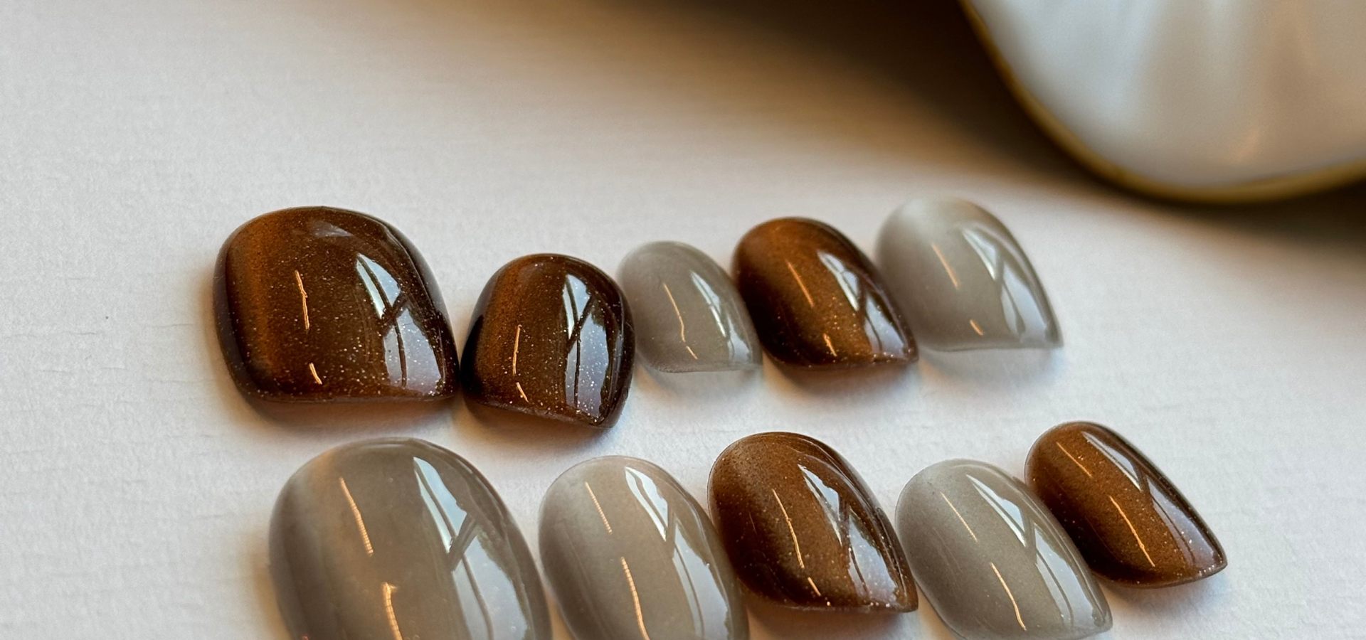 Press-on Nagels: Jouw Gids naar Perfecte Nagels in Minuten